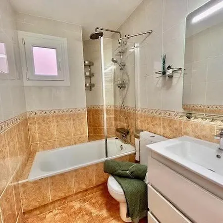 Apartment Dos Amigos, Torrevieja, 2 Swimming Pools , Parking Space